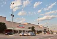 Atiradores disparam contra GCM no estacionamento do Shopping Center Norte