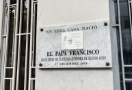Brasileiro diz à CNN que comprou casa onde papa nasceu a "preço de mercado"