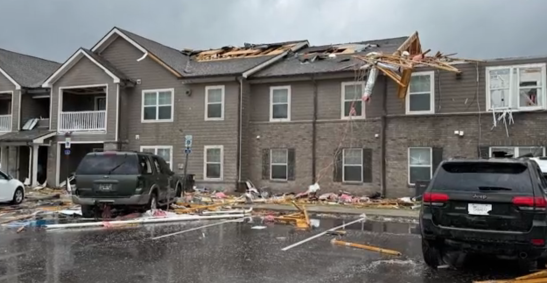 Tornado atingiu a cidade de Selmer, no Tennessee, nos EUA, nesta quinta-feira (3).