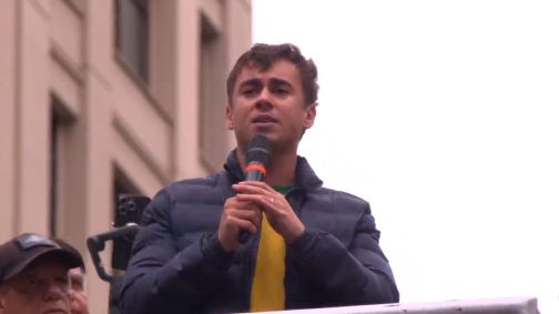 O deputado Nikolas Ferreira (PL-MG) durante ato pela anistia na avenida Paulista