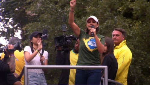 A ex-primeira-dama Michelle Bolsonaro durante ato em São Paulo pela anistia aos condenados no 8 de Janeiro