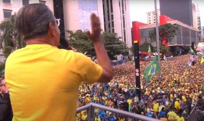 Líderes religiosos desacreditam sistema, mas usufruem dele, diz pastor