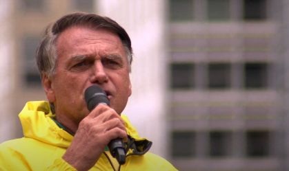 Bolsonaro à CNN: "Vamos tentar barrar aumento do IOF"