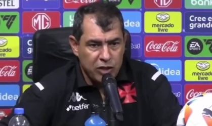 Carille comenta as vaias da torcida
