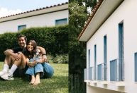 Influenciadora compra casa projetada por Oscar Niemeyer em 1986; veja fotos