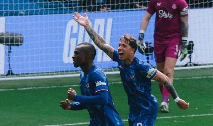 Premier League: Chelsea vence o Everton e segue sonhando com Champions