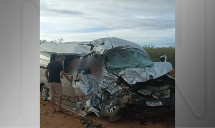Colisão entre van e caminhão deixa seis mulheres mortas no Piauí