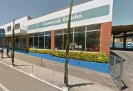 Conheça história da loja que deixou carros 0 km abandonados por 20 anos