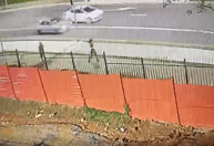 Vídeo mostra estudante sendo seguida após deixar estação de metrô em SP