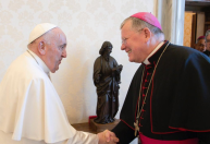 Cardeal de Porto Alegre se prepara para viajar à Roma para conclave