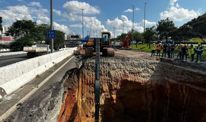 Cratera na Marginal Tietê