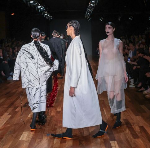 Estreia de Leandro Castro na SPFW • Tomzé Fonseca/ Agnews