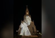 Catedral de Pedra (RS) ganha projeção em homenagem ao papa Francisco
