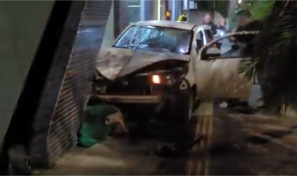 Pessoas em situação de rua morrem prensadas por carro enquanto dormiam