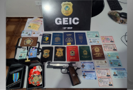 Falso militar: homem é preso com patentes militares e documentos falsos