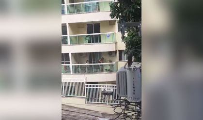 Advogada é presa em flagrante após espancar cachorra no Rio