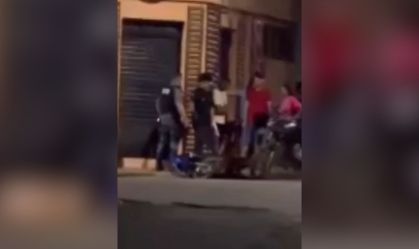Policial é flagrado agredindo jovem durante abordagem no Maranhão
