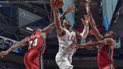 Donovan Mitchell durante vitória dos Cavs