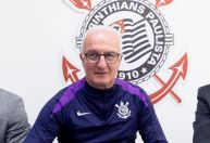 Dorival Júnior aparece no BID e pode estrear pelo Corinthians