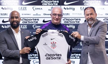 Dorival Júnior é apresentado pelo Corinthians