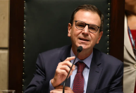Paes lidera para governador no RJ com 48,9%, aponta Paraná Pesquisas