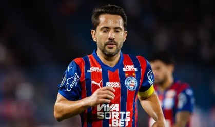 Contestado no Bahia, Everton Ribeiro reencontra o Cruzeiro, onde é ídolo
