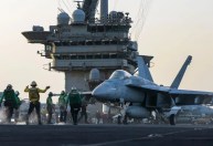 EUA perdem caça de US$ 60 milhões que caiu de porta-aviões no mar