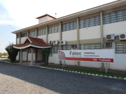 Fachada da Fatec em Pompeia (SP)
