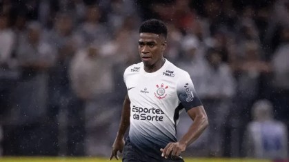 Félix Torres foi expulso com menos de 15 minutos no Corinthians x Racing pela Sul-Americana