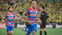 Deyverson crava Fortaleza na final da Libertadores