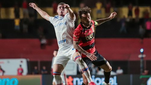 Fortaleza e Sport durante partida do Brasileirão