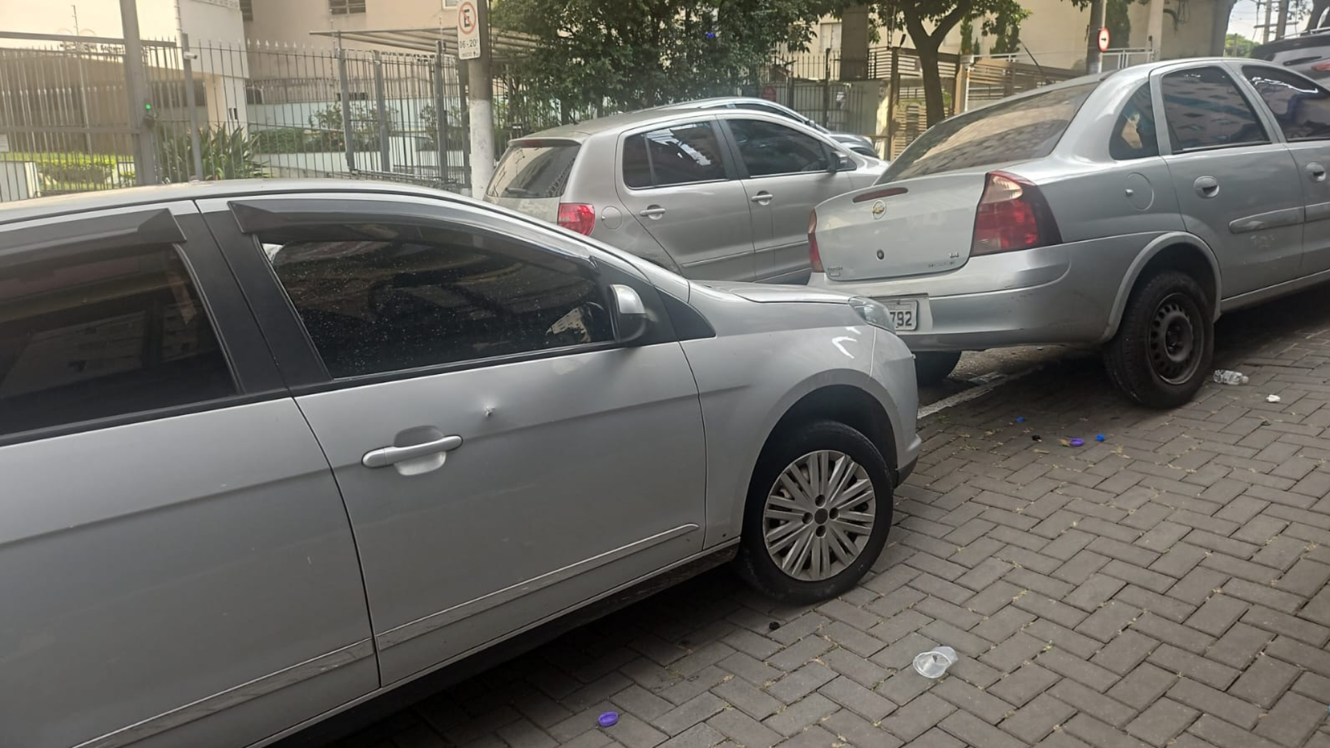 Investigadora atira em viatura
