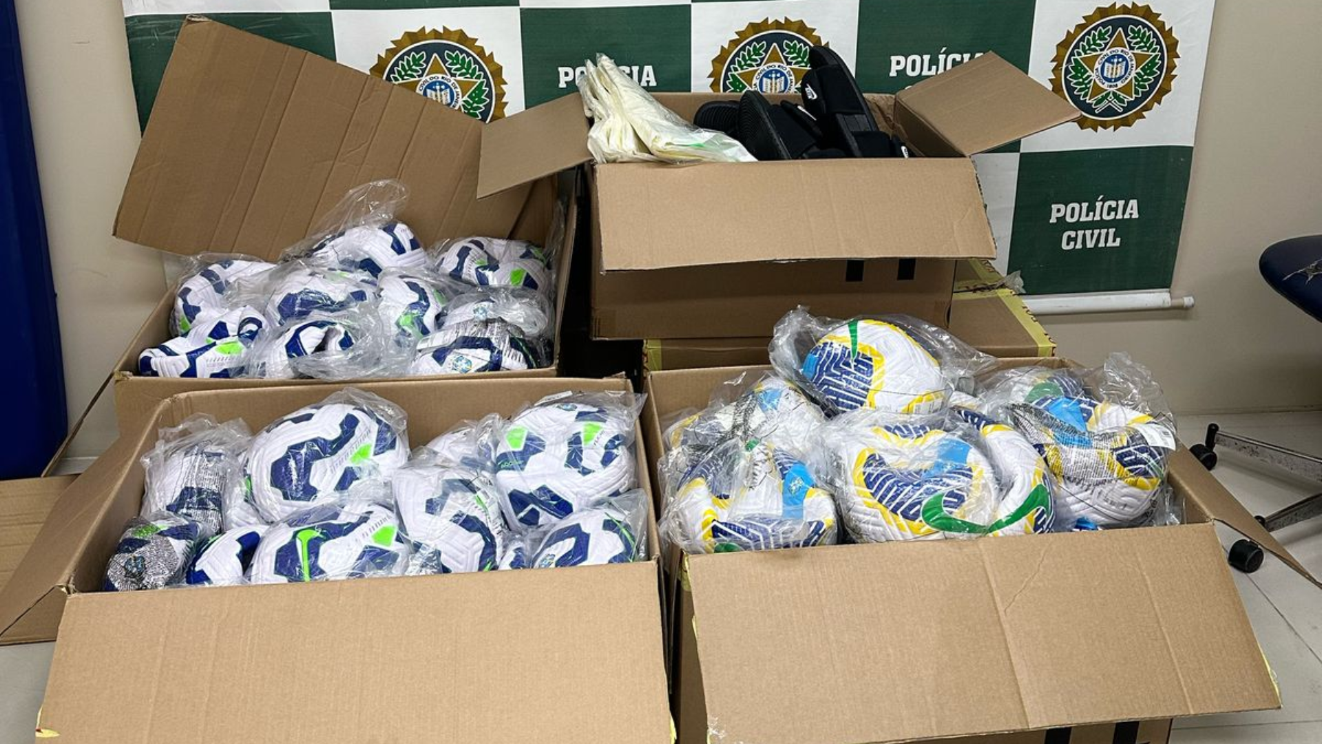 Desviando materiais esportivos da CBF