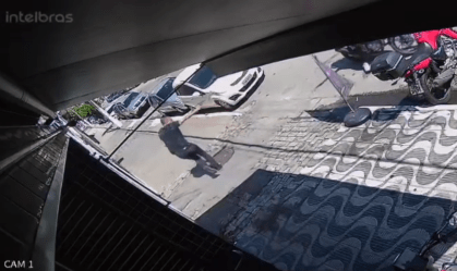 Vídeo: câmeras de segurança registram troca de tiros entre PM e criminoso
