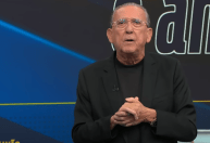 “Um crime”, diz Galvão Bueno sobre camisa vermelha da Seleção Brasileira