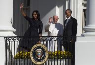 &quot;Raro líder&quot;: Barack e Michelle Obama fazem homenagem ao papa Francisco
