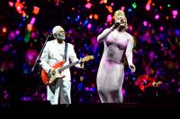 Gilberto Gil divide palco com Liniker em show da turnê "Tempo Rei"