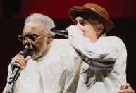 Gilberto Gil recebe MC Hariel e Flor Gil em primeira noite de shows em SP