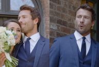 Glen Powell segura o choro ao ver irmã vestida de noiva; veja o vídeo