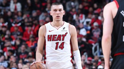 Miami Heat vence Chicago Bulls e avança no play-in