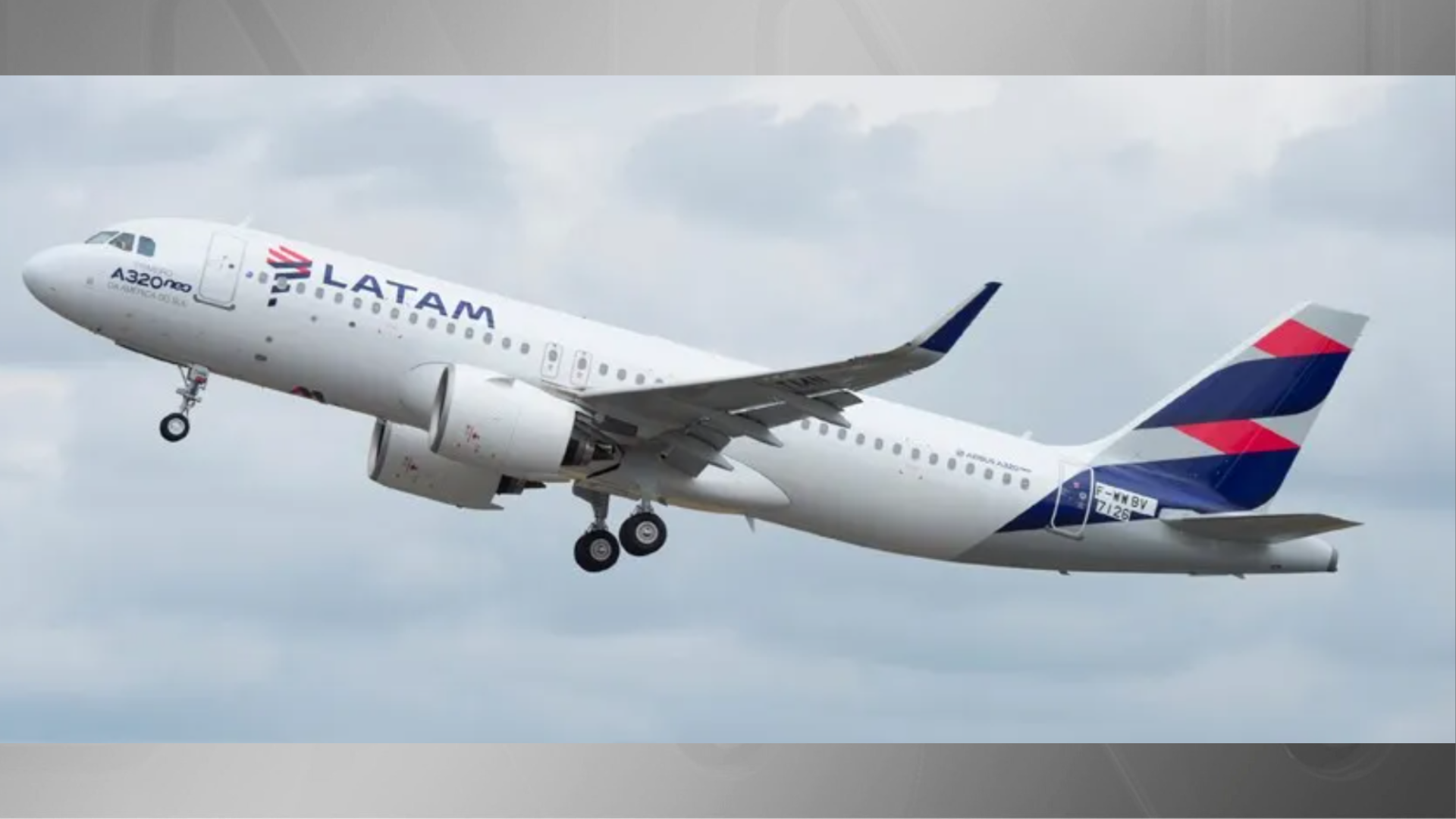 Imagem mostra A320 da Latam