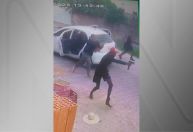 Vídeo: homem é atacado por 4 atiradores no RJ e sobrevive