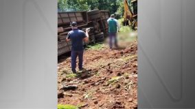 Resgate do ônibus com estudantes e professores da UFSM que tombou no interior do Rio Grande do Sul