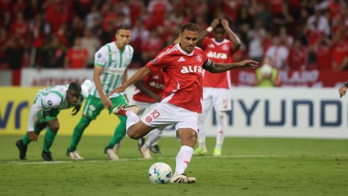 Internacional vence Atlético Nacional pela Libertadores