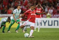 Com hat-trick de Alan Patrick, Inter bate Atlético Nacional na Libertadores