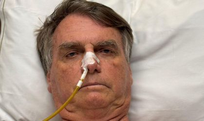 Bolsonaro permanece na UTI e segue sem previsão de alta, diz equipe médica