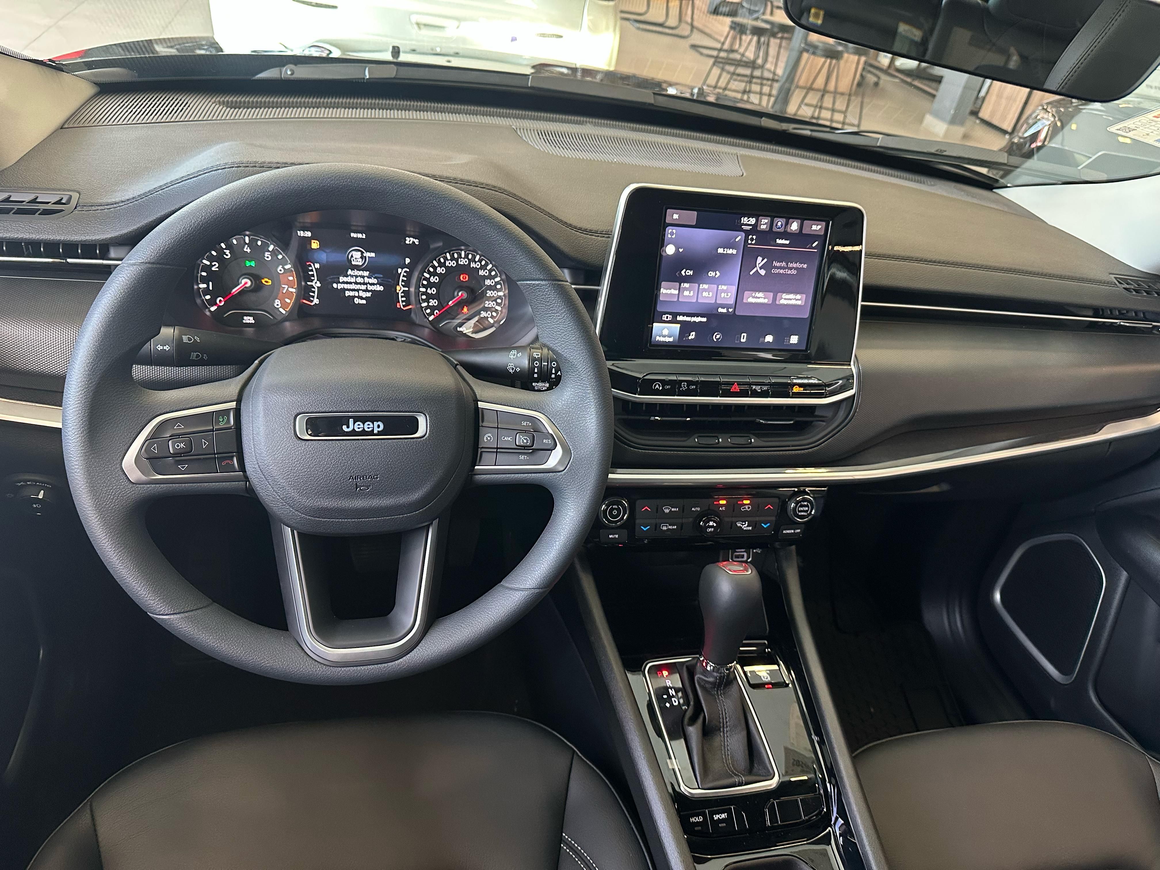 Jeep Compass Sport T270: versão de entrada do SUV médio • Thiago Ventura/CNN