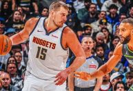 Jokic adia renovação com os Nuggets e pode garantir contrato maior em 2026