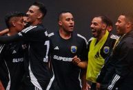 Luva de Pedreiro marca, mas Capim perde para Dendele na Kings League