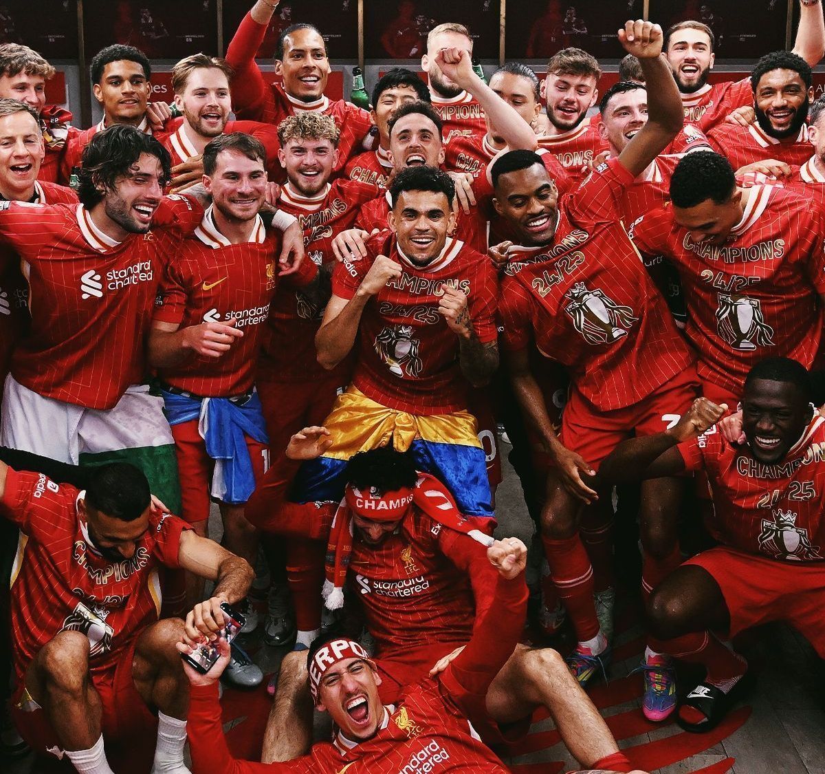 Por que Chiesa, do Liverpool, ficou sem a medalha da Premier